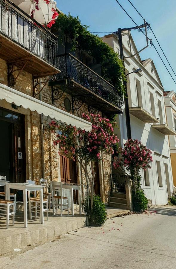 Traditional Seafront Apartment Symi Exterior foto