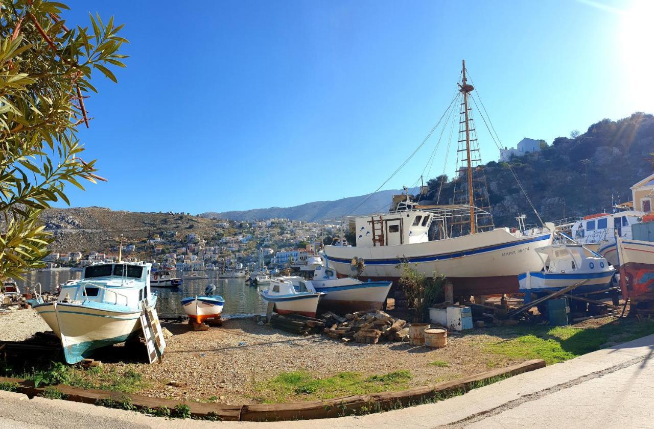 Traditional Seafront Apartment Symi Exterior foto