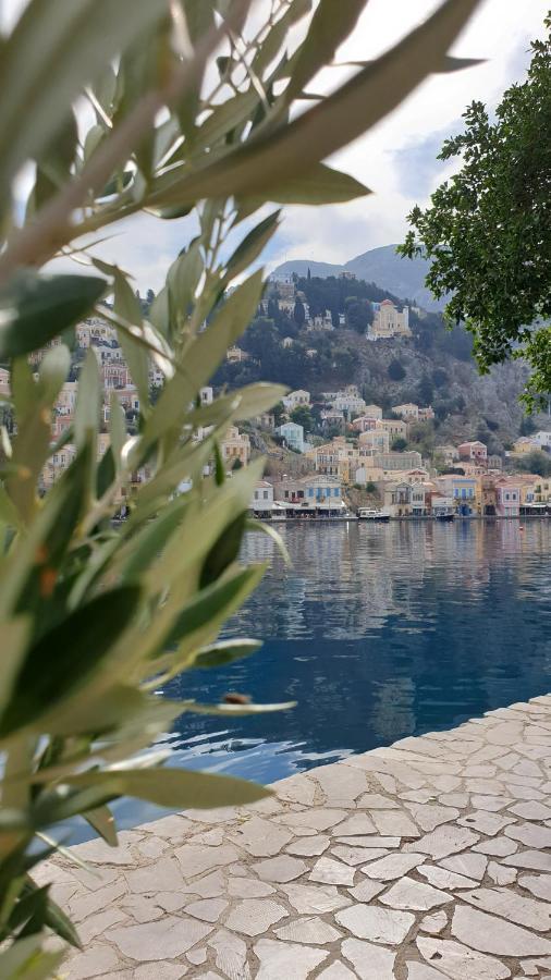 Traditional Seafront Apartment Symi Exterior foto